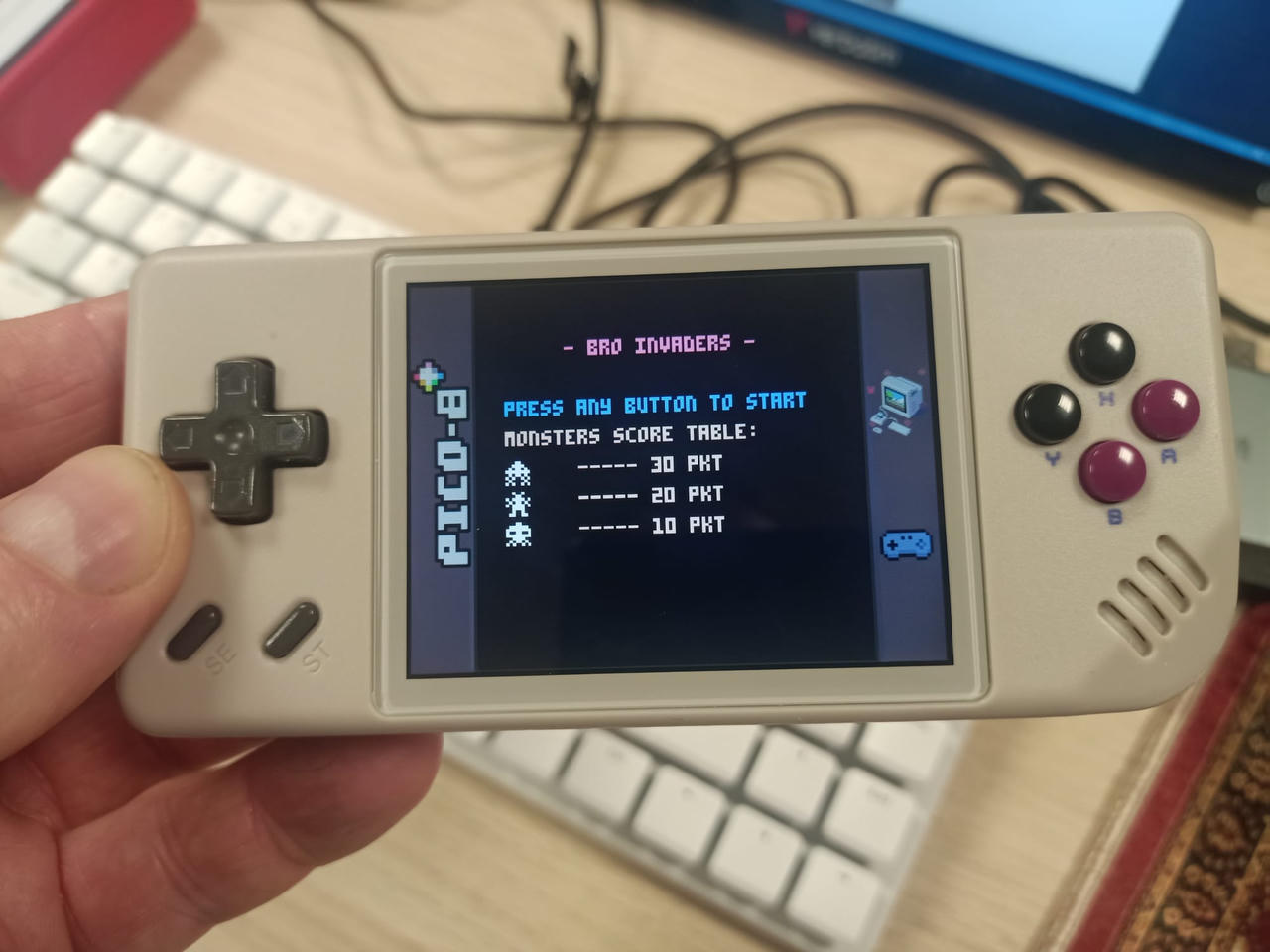 Space Inviders clone on Anbernic RG28xx